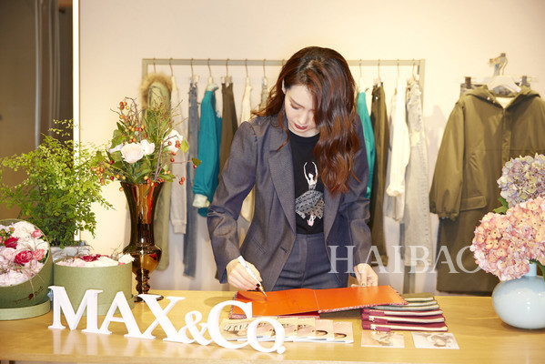 戚薇空降天津MAX&Co.，解锁秋冬时尚密码