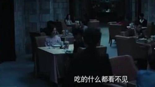 世界“奇特”的几个餐厅，一个在“鲸鱼肚里”，摸黑吃饭