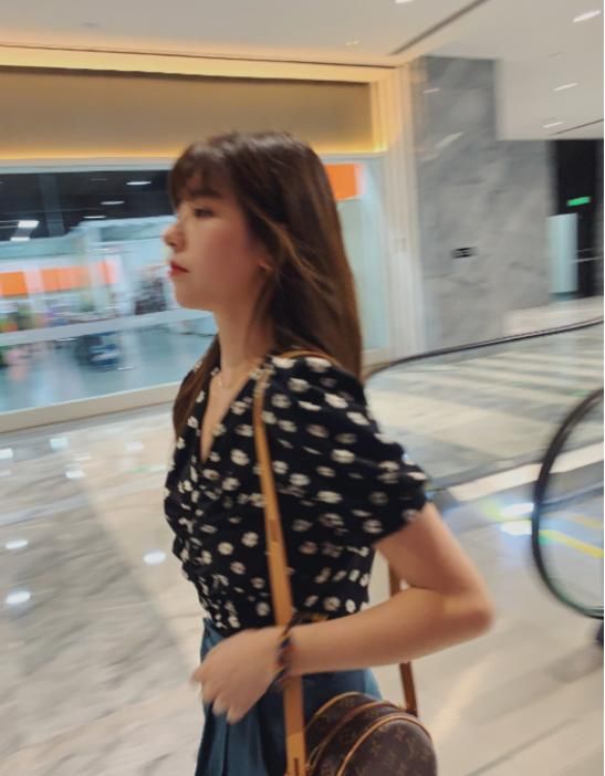  「多变」原来现在的美人都这样搭配！2件套搭配风格多变，怪以前太手残了