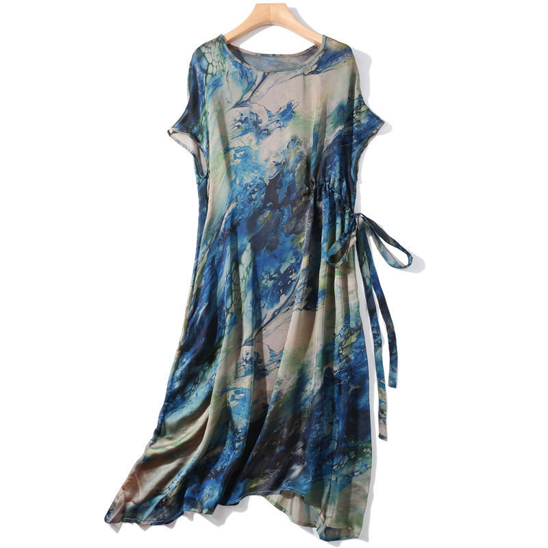 40岁小姐姐，穿这减龄连衣裙，简直美到骨子里，出街倾倒一大片