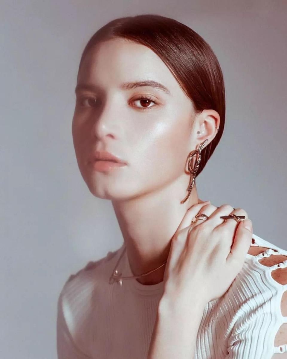 杨幂的脸好Q弹!黄子韬阮经天“捏过后”都这么说!