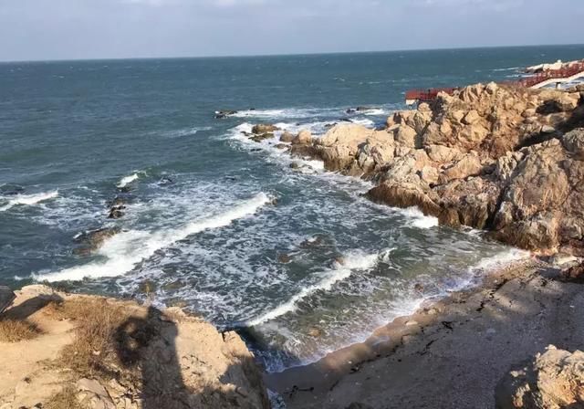 海上升明月，天涯共此时！来烟台海滨，赴一场斑斓的海岸之约！