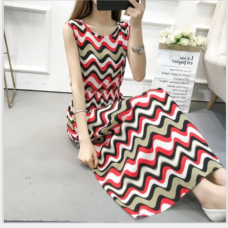 海边渡假，便宜清凉的波西米亚裙秒杀比基尼，景美人美，羡煞路人