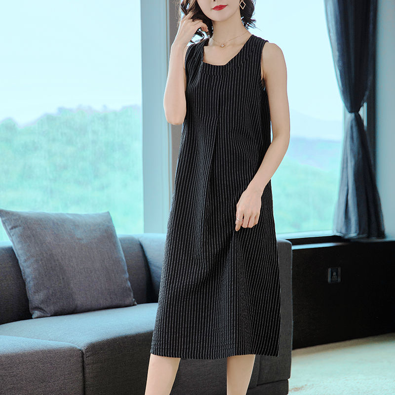 小清新风是最显美的，也是最显年轻的40左右的女人穿最合适不过