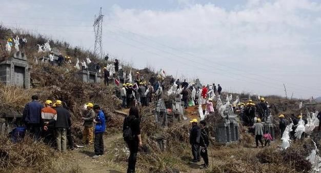  「疫情防控」清明节将至，农村人今年还能扫墓祭祖吗？