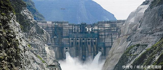  「喜马拉雅山」印度水没了130米钢柱轰然捣入喜马拉雅山，200万