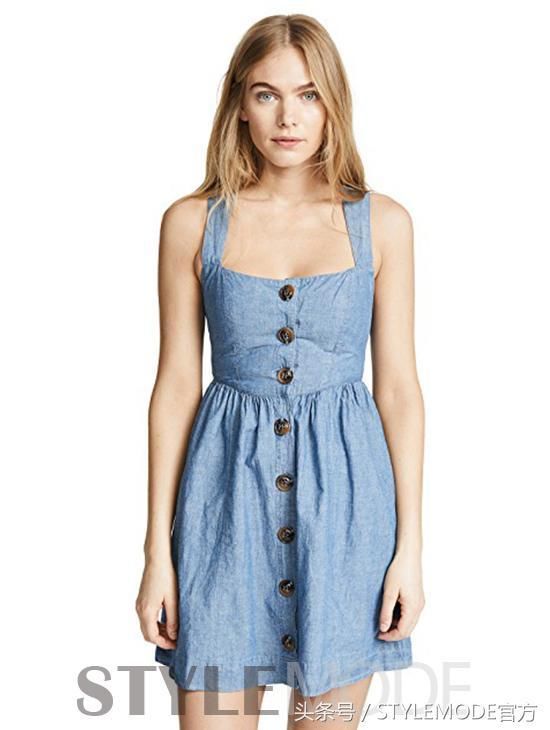 小小纽扣 竟成为夏日风穿搭的点睛之笔？