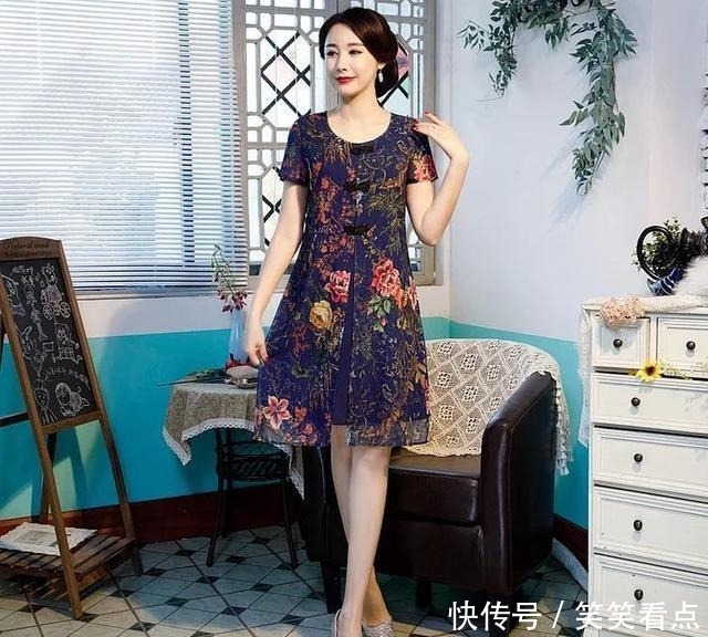  #自信#旗袍并不难驾驭，注意这四点，轻松展现东方女性的独特之美