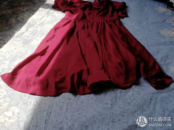 盛夏红裙正当时--ONLY挂脖连衣裙开箱