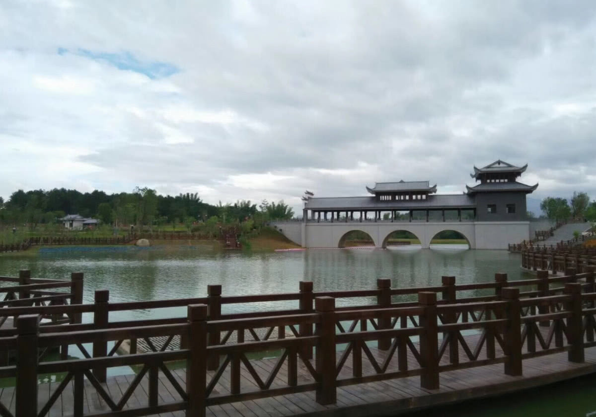 广西贺州7.4亿建园博园，门票60游客市民并不买账，如今凉凉