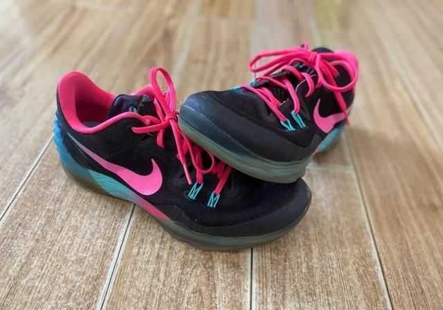 「双鞋」前后掌Zoom Air的科比球鞋只需400块?当年的神鞋你穿过吗