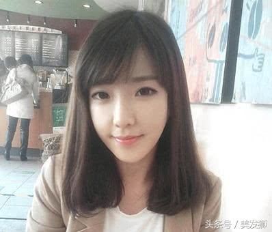 短发今年也out了，2018流行这款发型，谁做都很美