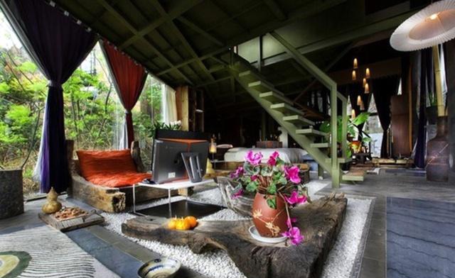 杨丽萍的“宫殿”有多美？到处鸟语花香，仿佛人间仙境！