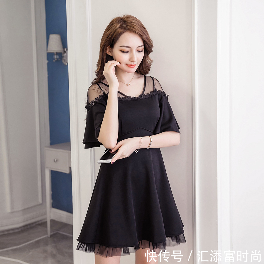 身材非常好的女人,不穿时尚连衣裙,真的太浪费了