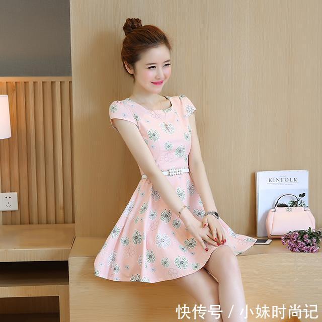  碎花■肤色暗黄的MM别担心，这10款碎花连衣裙，穿上优雅显白又减龄