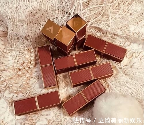 『平价』超喜欢的平价系口红:得鲜水润,卡拉泡泡顺滑,露华浓是老网红了