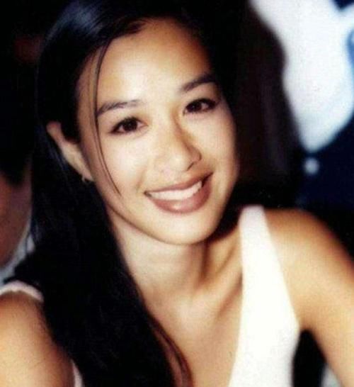  『穿不出』拿捏不准穿衣风格？先从“脸”下手，照穿不出错，你是什么脸型？