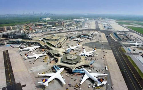  「起飞」世界最牛钉子户：赔偿款已涨到10亿，飞机为他们不敢晚