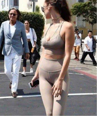 时尚前卫的女性，如何靠打底裤气场全开！