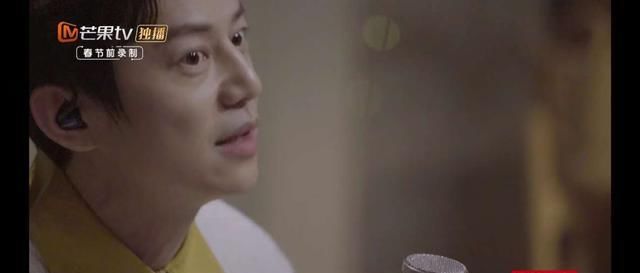  「动情」何炅首谈初恋超动情：她和我的好朋友在一起了，感觉失去了全世界