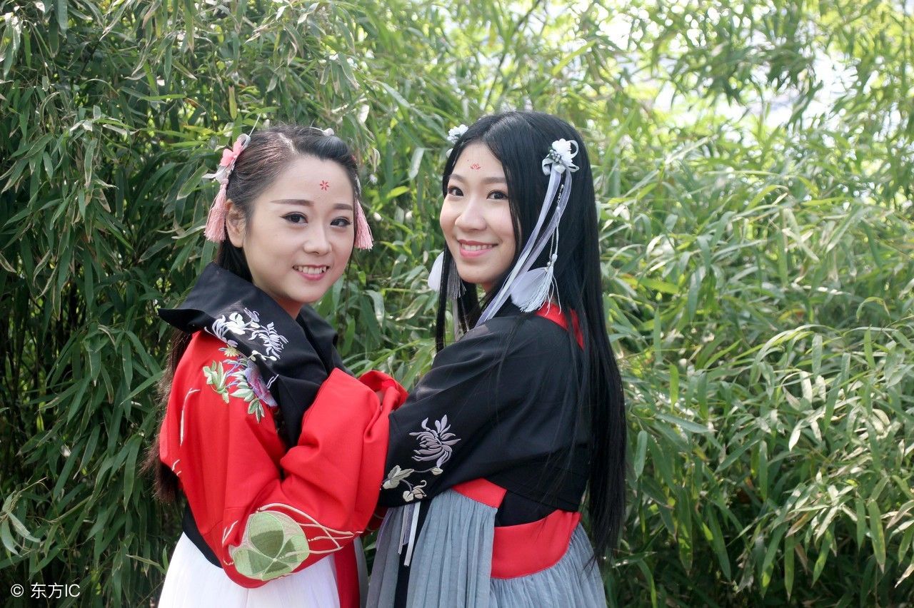 图片欣赏|一组汉服写图集，清新简约的复古发髻