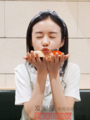 清爽又清新的女生中短发型 重回青春引爆少女心