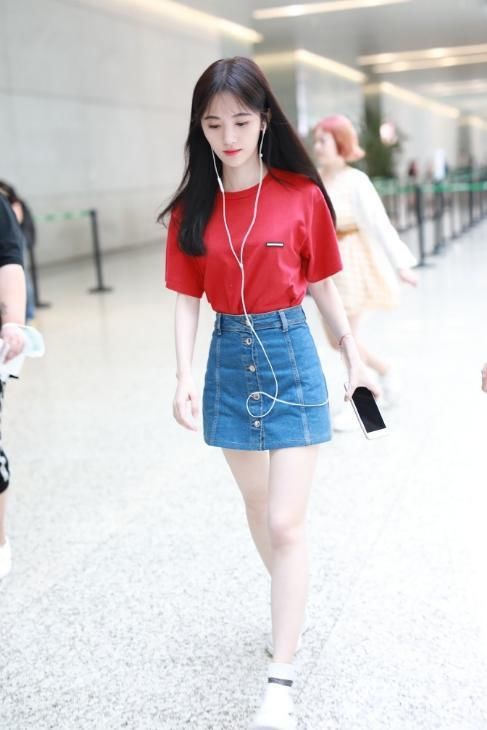 鞠婧祎太撩了!穿红T恤尽显甜美可爱，真不愧是“四千年美女”!