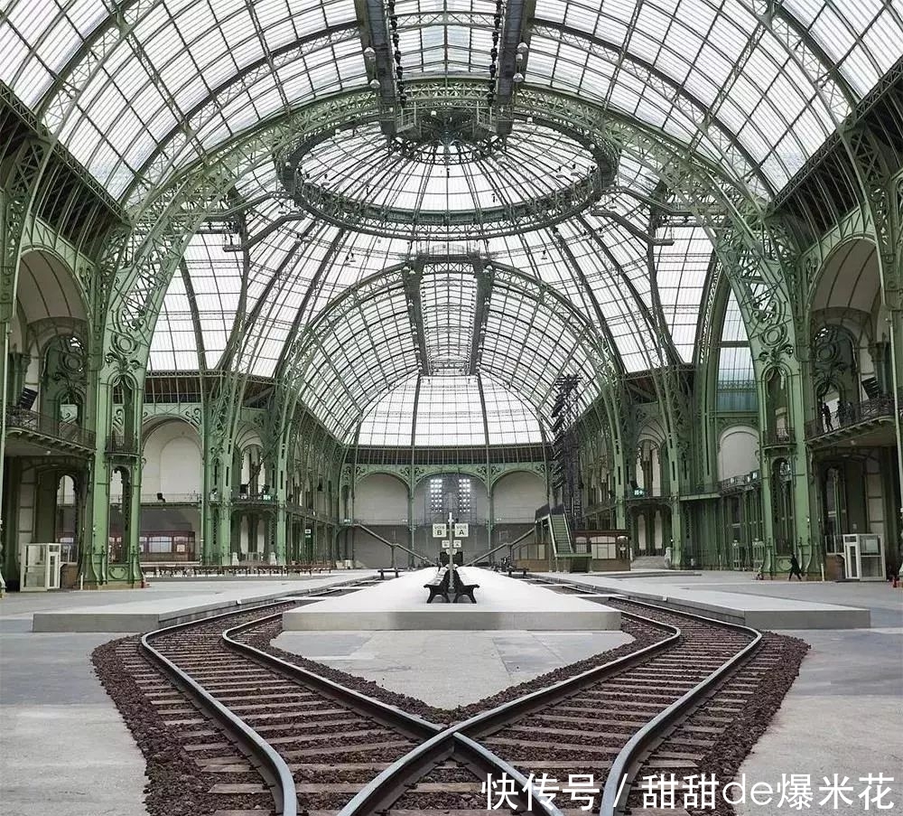 『旅程』搭乘 CHANEL 巴黎皇宫火车,开启通往新时代的旅程