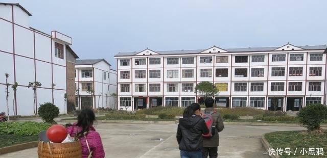 今年起, 农村建房将统一规划, 18万元和10万元两种补贴, 你选哪个