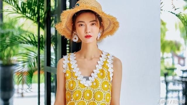 若隐若现的性感诱惑！蕾丝连衣裙只为女人而生