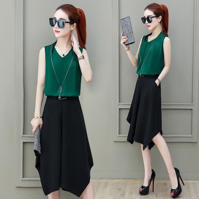 要减龄又要气场，放弃紧身裤吧，阔腿裤才是粗腿女孩的救星