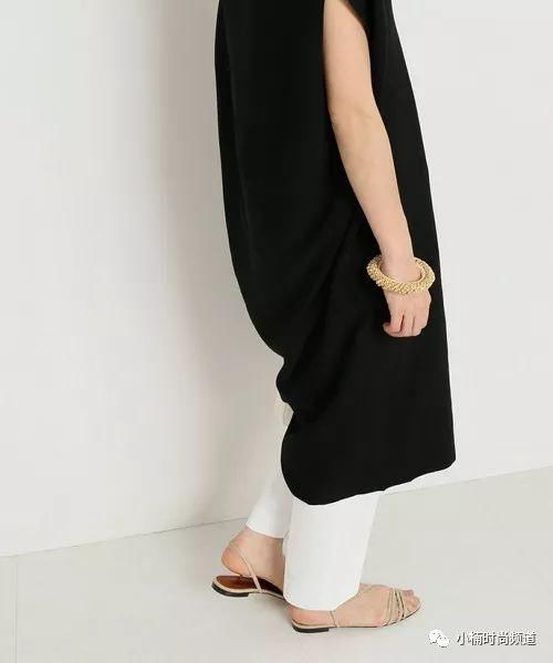 让洋装跟裤子的日系搭配取得视觉平衡，夏季女生时尚穿搭术介绍