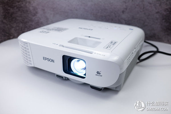 #达人发文幸运屋#商教两用的专业投影机新选择:探寻 EPSON 爱普生CB-970 投影机