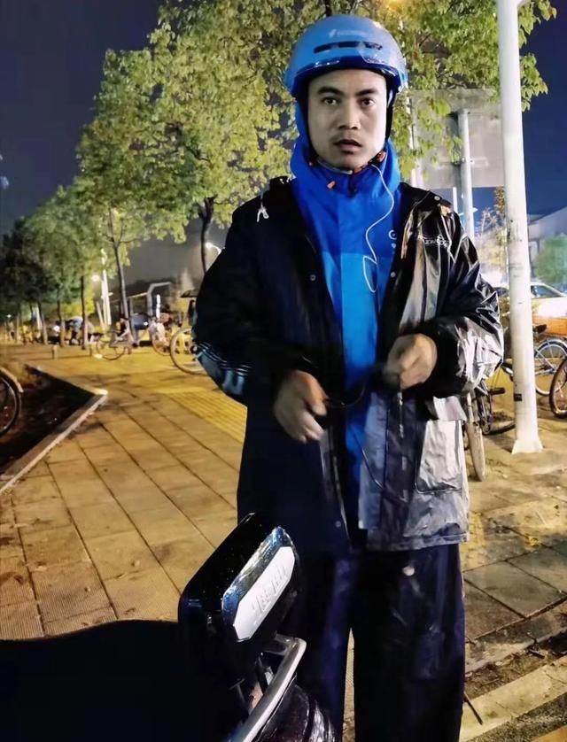  赵彬：看完这个外卖小哥的朋友圈，我惊了