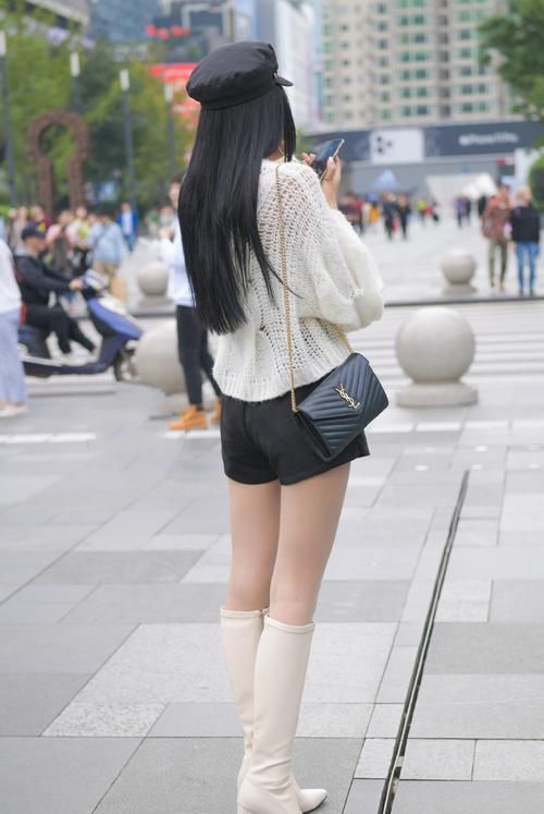 个性|休闲个性的装扮衬托下,你也能美出自己的风格