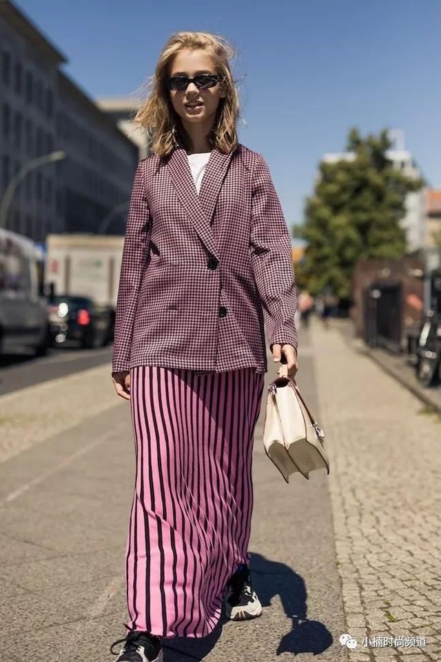 跟随德国女人的脚步,穿出颠覆着装法则的强势风格