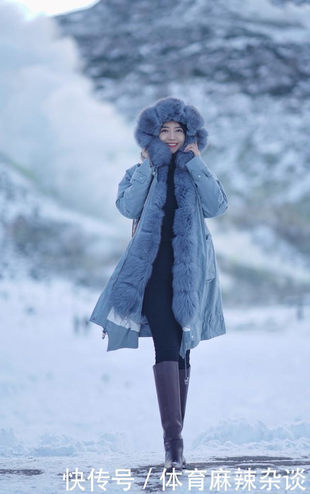  『气质』三木白雪中穿红大衣好惊艳，会穿搭的女人太有气质，优雅本人！
