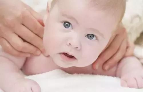 辟谣！网络疯传的“诊所买小孩暴力推拿”，这件事后面你需要知道