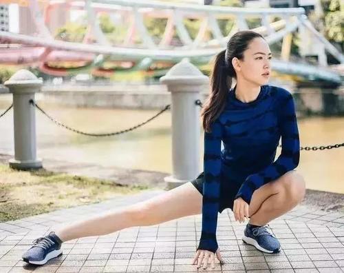 用健身征服Chanel，22岁的她告诉你：自律的女人，有多可怕！