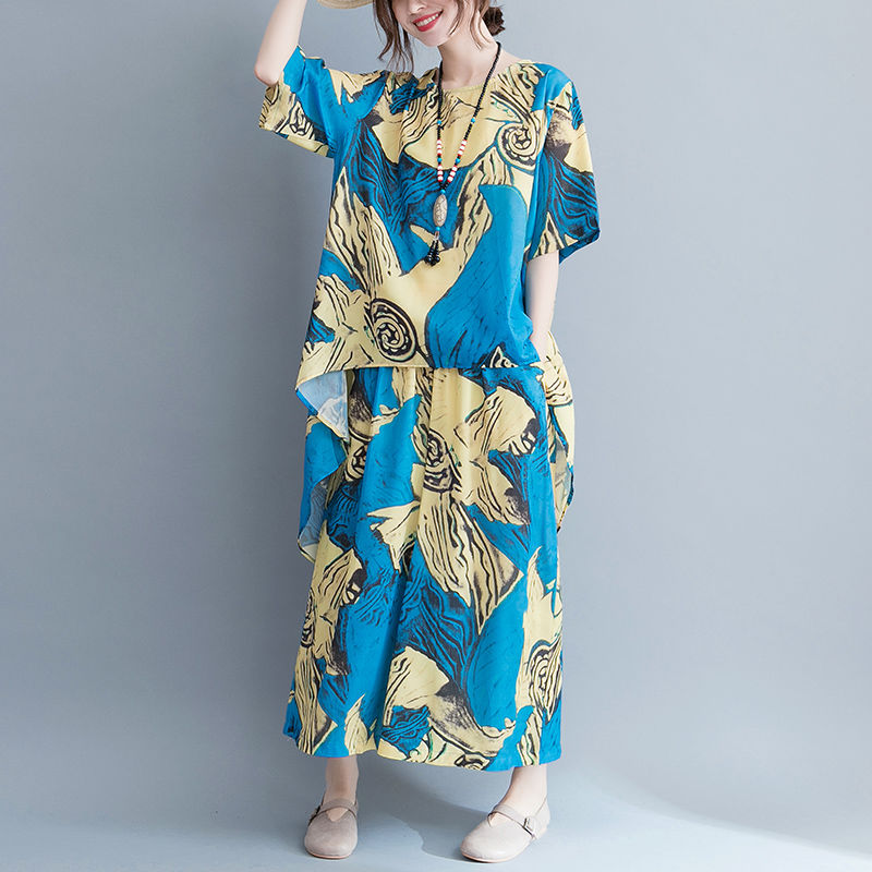 针织衫配打底裤太土了，今年就穿这裙子出门，白瘦美全有了