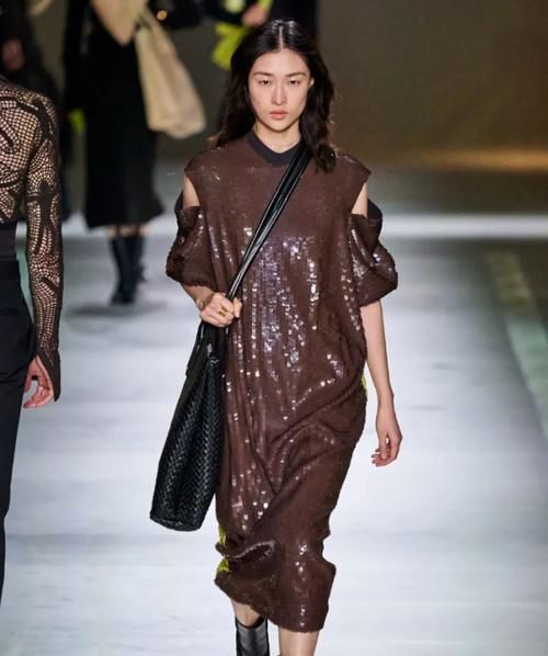 #时髦#哪个时髦精身上没件Bottega Veneta?