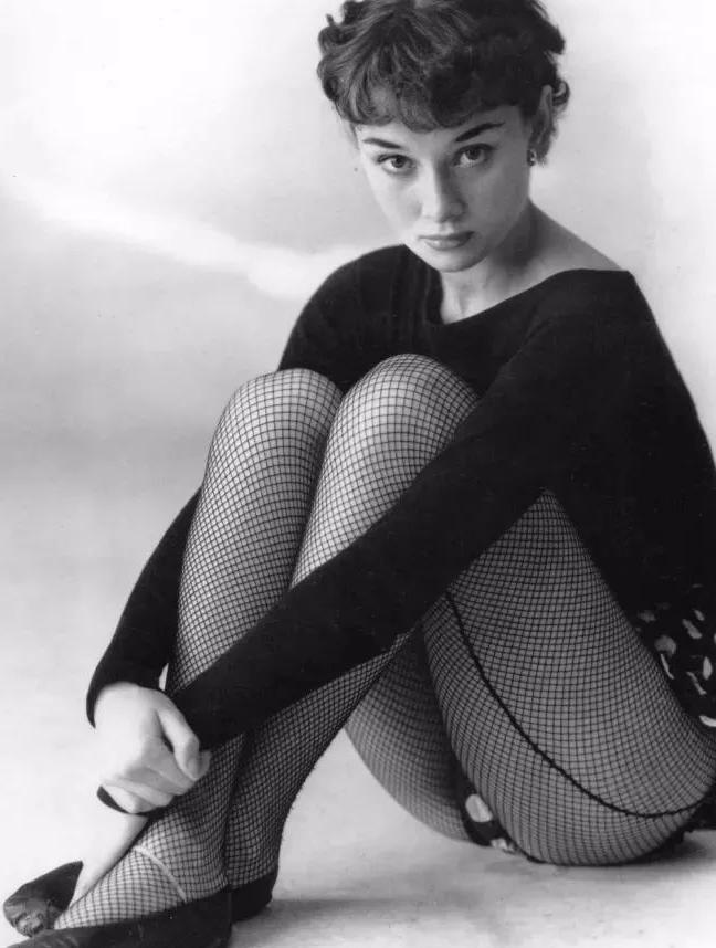 王菲和袁泉气质出众的秘诀：花几十万整容不如先解决这些？！