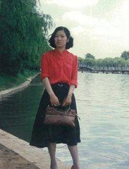 90年代街头老照片，那时候的少女长的真好看