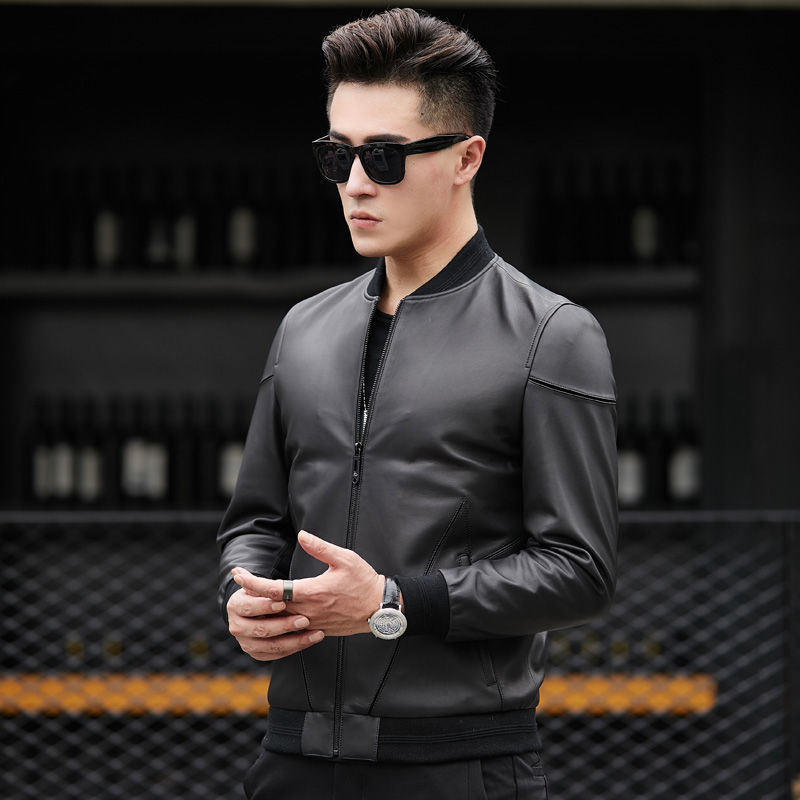 等我发工资了，一定要买这件“皮衣外套”，十件风衣都抵不上它