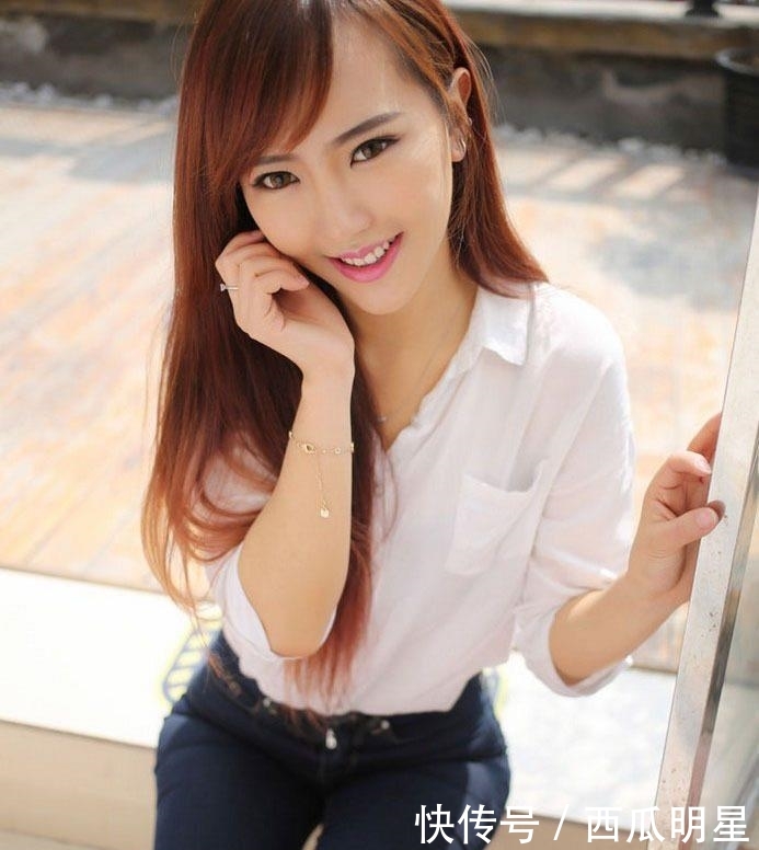 #美女#清爽活力的牛仔裤美女, 秀出独特的自我, 一眼就出挑!