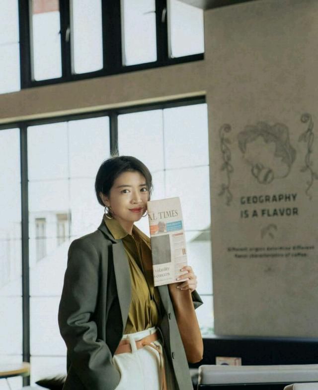  『时光』原来穿搭真能让女人变精致,三木博主的优衣库搭配,美的惊艳时光