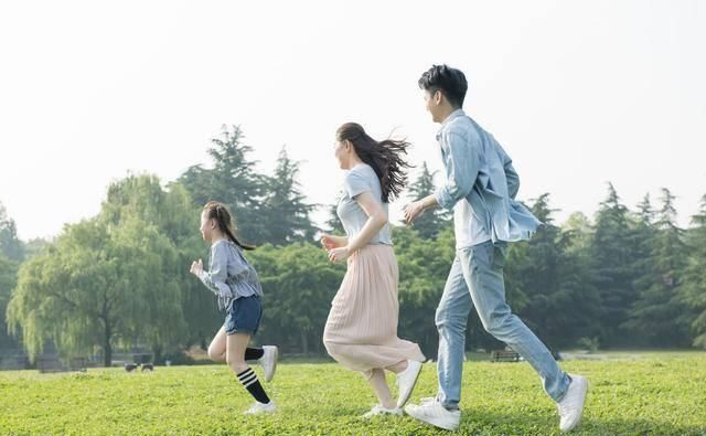 中国人最喜欢的10种旅游方式，被外媒称为中国式旅游，你中招了吗