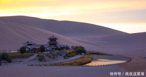  「人工湖」中国的“沙漠第一泉”，人工注水18年，自然景观成为
