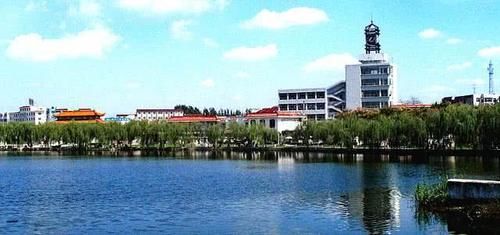  忍不住@中国最“幽默”的火车站，听见名字忍不住想笑，乘客经常