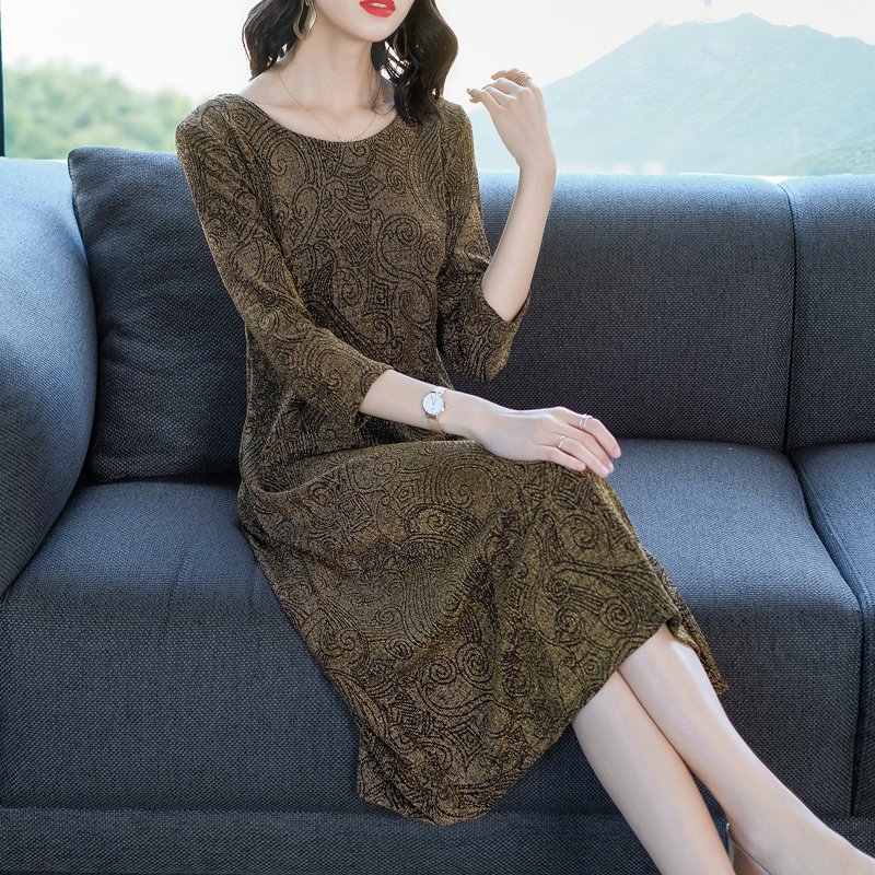 为了过中秋，小姨这裙子可找了几个月，比大牌子的显瘦洋气好千倍